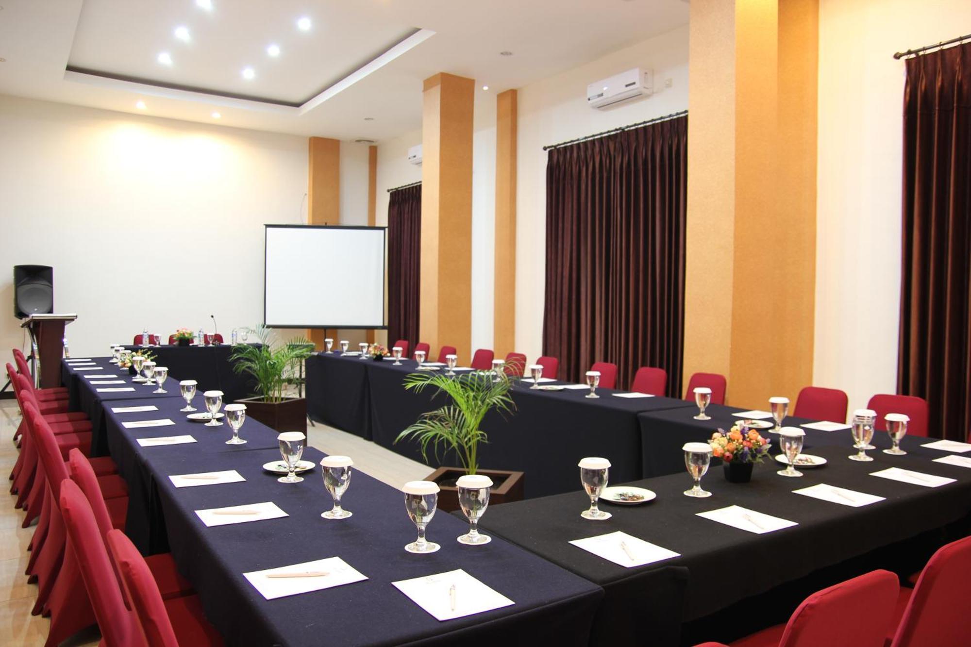 Hotel Roditha Banjarbaru Banjarmasin  Extérieur photo
